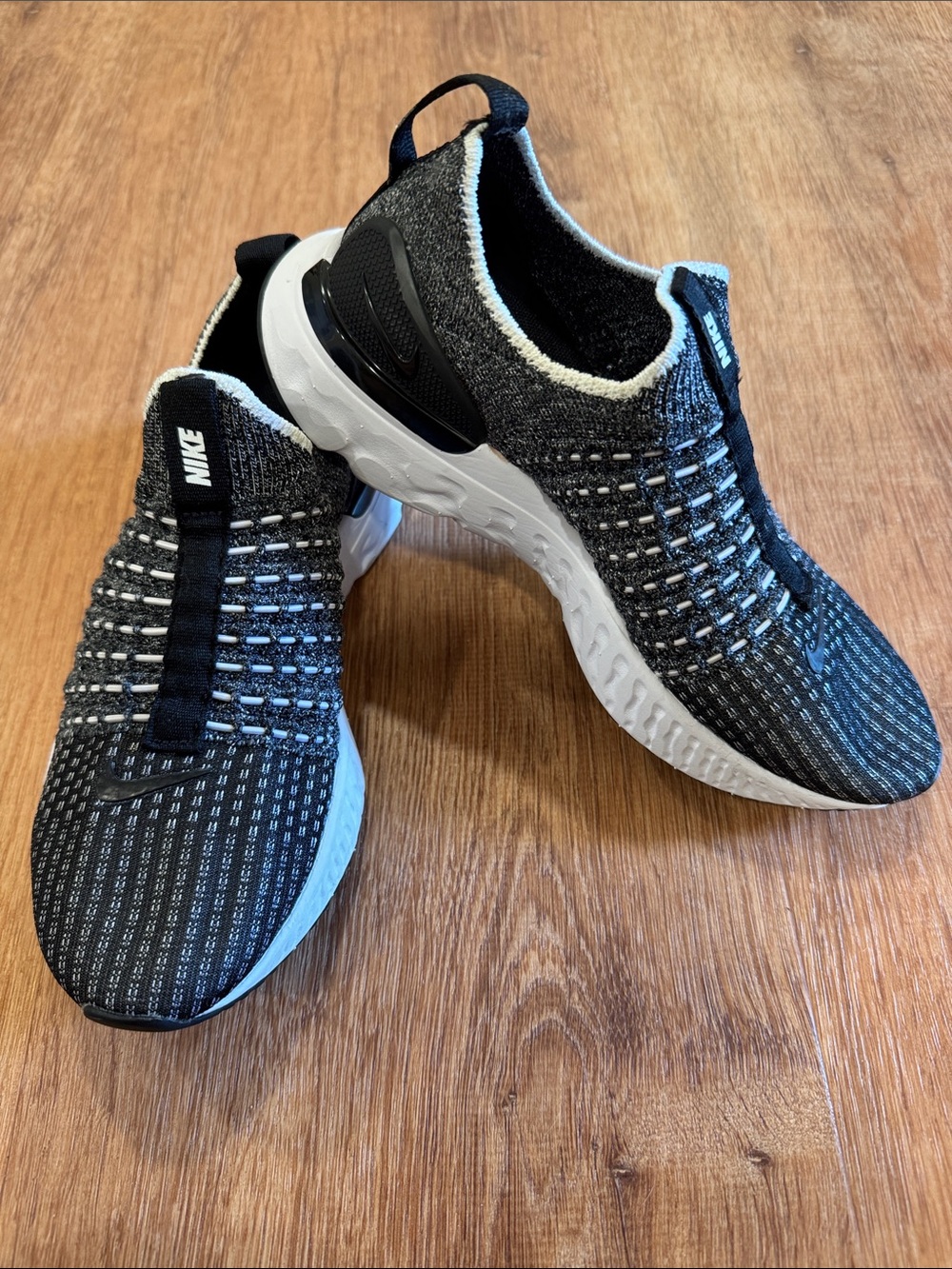 Nike React Phantom Run Flyknit 2 'Oreo' black and white slip on shoes size 5